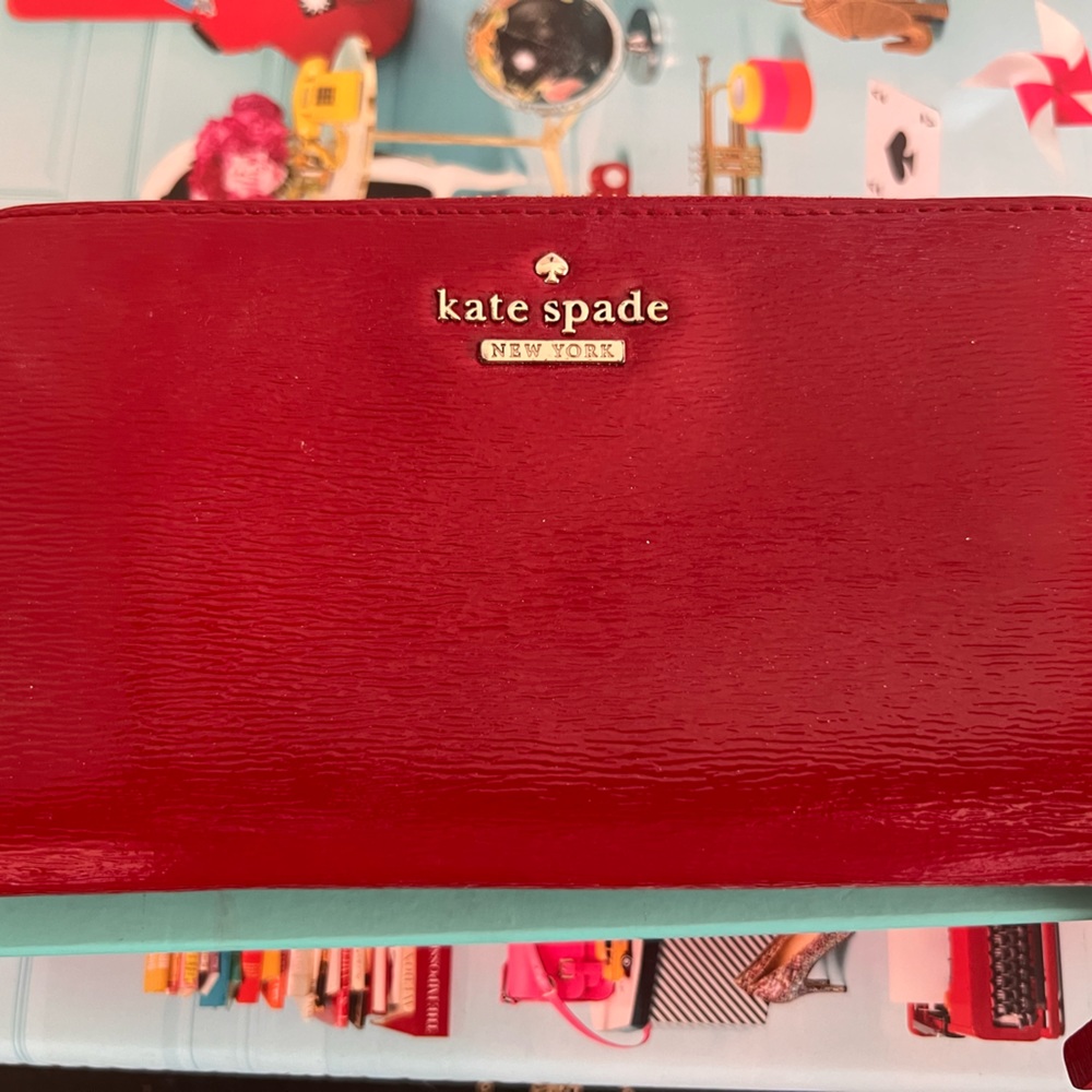 Kate spade never used red patent leather, Lacey wallet with original box